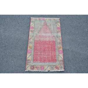 Alfombra turca vintage de lana roja y beige de 1,9x3,3 pies con diseño de retazos para pasillo o dormitorio con respaldo de látex - Product Image 1