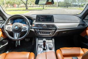 BMW M5 2018 usado premium, motor V8 biturbo de 600 hp, tracción en las cuatro ruedas (AWD) - Product Image 4