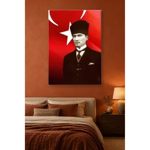 Portrait de Fida Ataturk devant le drapeau à croissant et étoile, impression sur toile - Product Image 3