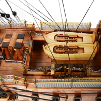 T033A - Maquette de bateau HMS Victory en bois artisanal de taille moyenne avec vitrine peinte pour la décoration intérieure, fournitures d'art et d'artisanat
