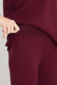 ชุดเสื้อสเวตเตอร์คอวีและกางเกงขายาวถักสำหรับผู้หญิง คุณภาพสูง ทันสมัย สวมใส่สบาย เหมาะสำหรับใส่ไปทำงาน ใส่ในชีวิตประจำวัน และเล่นโยคะ - Product Image 5