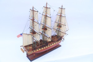 Meilleures ventes - Maquette de bateau historique en bois USS CONSTELLATION, fabriquée à la main, pour décoration de table ou cadeaux originaux pour occasions spéciales - Product Image 5