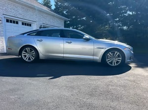 รถยนต์มือสอง พวงมาลัยซ้าย/ขวา ปี 2011 รุ่น JA GU AR XJ L ซีดาน 4 ประตู ขับเคลื่อนล้อหลัง - Product Image 5