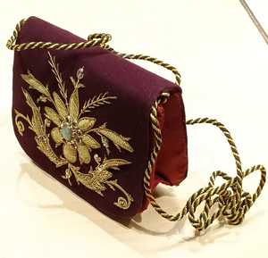 Venta al por mayor de moda bolso de mano para las mujeres señoras elegante accesorio de fiesta todos los días elegante bolso de mano esencial de hombro - Product Image 2