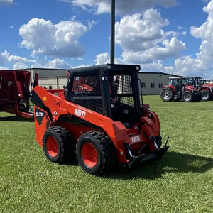 Chargeuse compacte Kioti SL750, grande capacité de levage, puissance robuste, conception compacte pour la construction, l'agriculture et la manutention - Product Image 1