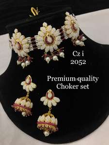 Impresionante conjunto de joyas de mosenita Kundan, un lujoso combo de collar y pendientes para bodas, recepciones y fiestas glamurosas - Product Image 3