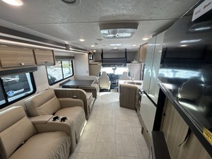 Meilleure Vente - NOUVEAU Modèle Moderne - OCCASION Neuf 2026 Coachmen Freelander 30RS Prêt à être expédié avec livraison porte-à-porte - Product Image 2