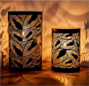 Portavelas de luz de té de hierro de estilo marroquí con elegante patrón láser floral perfecto para un ambiente exótico y un brillo cálido - Product Image 2