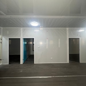 Casa Espandibile Elevata di 40 Piedi con Tetto Inclinato e Padiglione, Tre Camere da Letto, Un Bagno, <span class=keywords><strong>Finestre</strong></span> a Tutta Altezza in Vetro - Product Image 4