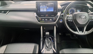 Voiture d'occasion de qualité à prix abordable, Toyota Corolla Cross 1.8 XS Hybride 2024, conduite à droite - Product Image 4