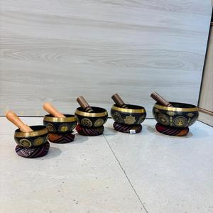 Bol chantant en bronze de l'Himalaya, style traditionnel, inspiré du bouddhisme, pour la guérison des chakras et la thérapie sonore - Product Image 2