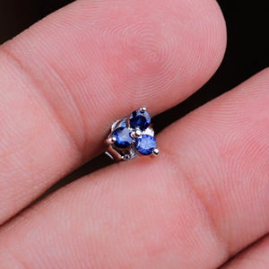 Boucles d'oreilles pour femme en argent sterling 925 avec pierre précieuse en saphir bleu naturel de Memoria Jewels | Vente en gros disponible - Product Image 5