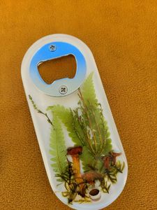 Ouvre-bouteille en résine et en métal fait à la main, adapté aux mariages rustiques, aux fêtes décontractées ou aux célébrations quotidiennes à la maison - Product Image 3