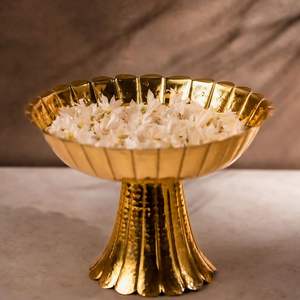 Bol de service décoratif en forme de fleur, revêtement en cuivre noir, parfait pour les dîners à domicile, les fêtes, les mariages et les centres de table - Product Image 5