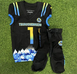 Uniforme de football américain personnalisable en gros, short respirant 100% polyester, fabriqué au Pakistan, modèle 2025, couleurs et tailles personnalisées - Product Image 5