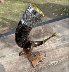 Corne Viking naturelle polie avec présentoir - Product Image 3