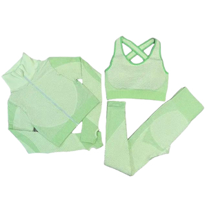 ชุดออกกำลังกายผู้หญิง 3 ชิ้น ลายเรียบ - เสื้อครอป กางเกงเลกกิ้ง และแจ็คเก็ต แห้งเร็ว เป็นมิตรกับสิ่งแวดล้อม - Product Image 4