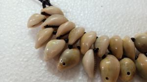 Collares de conchas de cauri naturales hechos a medida, hechos de conchas naturales reales, ideales para diseñadores de joyería de moda para reventa. - Product Image 4