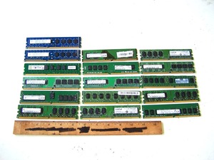 Lot de mémoire RAM DDR4 PC4 d'occasion pour ordinateur de bureau, 4 Go/8 Go/16 Go, pour la récupération de métaux et l'exportation de déchets électroniques - Product Image 1
