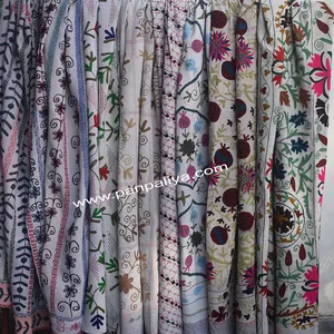 ผ้าห่มและผ้าคลุมไหล่สไตล์วินเทจ งานปักซูซานีอินเดีย ขนาดเตียงคู่ แบบไม่มีขอบ ผลิตจากผ้าซารีรีไซเคิลหลากสี รุ่นใหม่ล่าสุด - Product Image 1