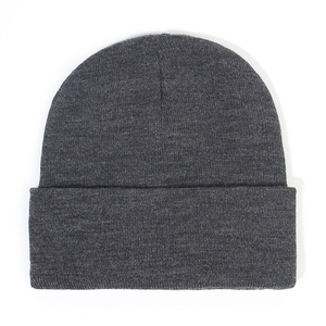 Bonnet d'hiver à motif de fruits brodé en gros avec doublure en satin de soie 100% laine couleur personnalisée unisexe fabriqué au Pakistan - Product Image 5