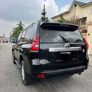 TO-YO-TAA Prado USADO de 2021 - Product Image 5