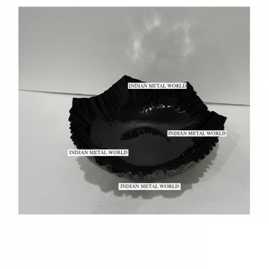 Bol à chocolat décoratif en métal noir design moderne Bord ondulé unique Bol à bonbons en aluminium pour la décoration de la maison - Product Image 1