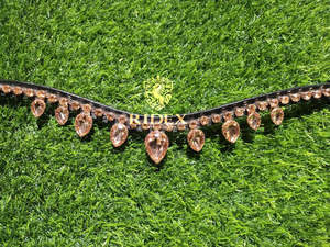 Bandeau de tête en cuir orné de pierres dorées et de cristaux, de haute qualité, tailles personnalisables, prix de gros, par ADEEFA Designer. - Product Image 5