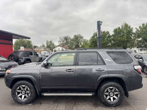 Usado 2017 T * oyota 4Runner TRD SUV - Product Image 3