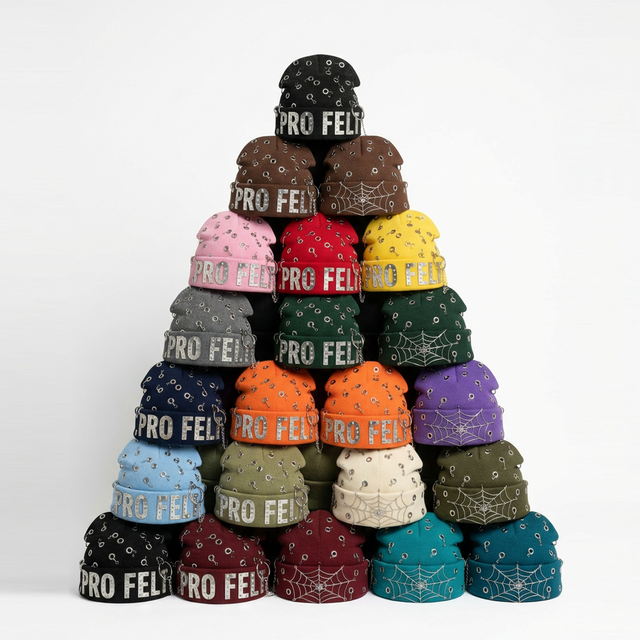 Classic Cuffed Knit Beanie Cap Custom Metal Brand Name Winter Warmth Stretchable Ribbed Design Soft Material Jacquard Beanies