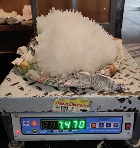 Increíble bloque extra grande de alta calidad con agujas blancas como flores de cristal Scolecite DE LA India - Product Image 1