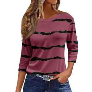 Moda mujer 2025 camiseta suelta estampada Casual 3/4 manga señoras Top blusas elegantes con logotipo en la parte delantera - Product Image 5