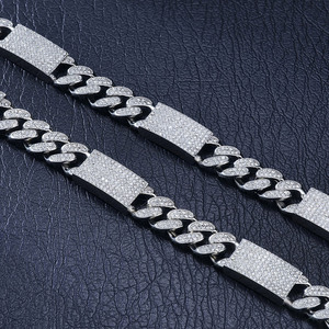 Bracelet fin en argent 925 plaqué or personnalisé avec maillon cubain Moissanite, testeur de diamant rond taille brillant - Product Image 3