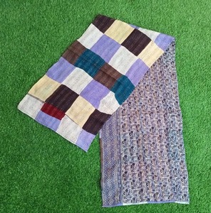 Sarongs indio hecho a mano bufandas de seda estola reversible vintage kantha silenciador surtido Patchwork bufanda de seda kantha estola - Product Image 1
