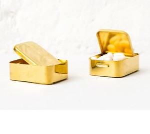 Custom Logo brass Curacao Souvenir Travel Metal Pill Storage Box