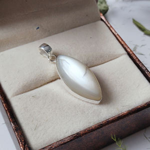 Pendentif en argent sterling 925 avec pierre de lune blanche marquise, cabochon lisse, bijoux en pierres précieuses faits à la main, vente en gros - Product Image 5