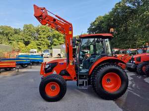 Tractor agrícola Kubota M4072 74HP 4WD | Tractor agrícola versátil a la venta - Product Image 4
