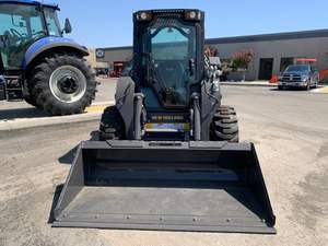 Achetez une chargeuse compacte New Holland L321 de 3.5 tonnes aux États-Unis - Product Image 6