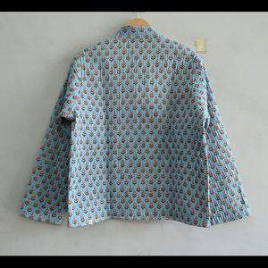 Chaqueta de algodón con estampado de flores reversible hecha a mano, Abrigo acolchado de manga larga con estampado de bloques de mano, Chaqueta corta de temporada de invierno - Product Image 4