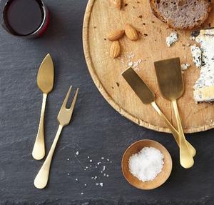 Serveur de gâteau en acier inoxydable de qualité professionnelle haut de gamme avec une finition antique élégante parfaite pour servir des gâteaux lors des célébrations - Product Image 1