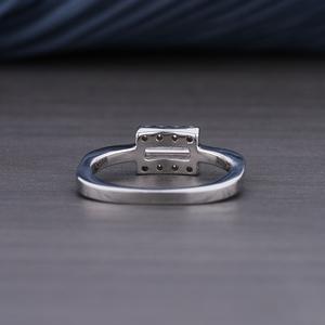 Bague de fiançailles et de mariage classique chrétienne en or plaqué 18 carats avec zircon baguette personnalisé de 0,61 carat pour femme, bijoux fins - Product Image 3