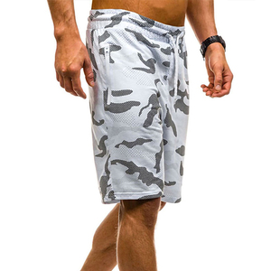 2025 nuevos pantalones cortos casuales de moda para hombres con logotipo estampado por sublimación personalizado ropa de calle transpirable patrón sólido ecológico - Product Image 3