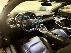 Chevrolet Camaro 2SS Coupé RWD 2017 Económico con Volante a la Izquierda/Derecha - Product Image 3