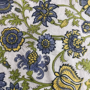 Tela de Algodón Estampada a Mano con Diseño de Enredaderas Florales Azules y Amarillas sobre Base Natural |   Textil Tradicional Indio - Product Image 3
