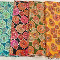 Tissu en crêpe naturel pur avec broderie imprimée, matériau de luxe imprimé par un créateur pour des saris, des costumes et des lehengas de qualité supérieure