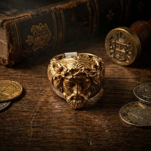 Bague élégante tête de lion rugissant 3D, finition or 18 carats, crinière sculptée à la main, bague sculptée lourde et imposante pour homme - Product Image 3