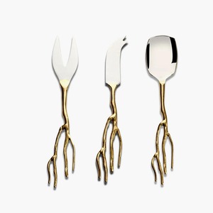 Prix du marché à prix réduit de l'ensemble d'outils de fromage en argent à poignée en laiton de qualité superlative pour la vaisselle disponible pour les acheteurs en gros - Product Image 1