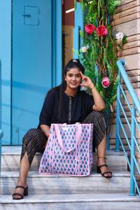 กระเป๋าผ้าคอตตอนน้ำหนักเบาปักลายทำด้วยมือสำหรับผู้หญิงกระเป๋าช้อปปิ้งดีไซน์ดอกไม้แบบพกพาเป็นมิตรกับสิ่งแวดล้อม - Product Image 5