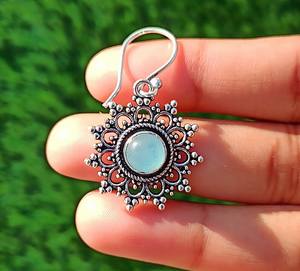 ต่างหูห้อยทรงโบโฮ ชุบเงินแท้ 925 ประดับด้วยพลอยสีน้ำเงิน ทำด้วยมือ ของขวัญสำหรับผู้หญิง ของขวัญวันครบรอบ - Product Image 1