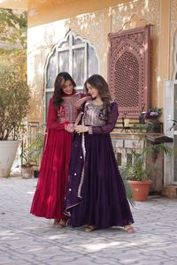 Vestido de diseñador indio con manga completa Faux Blooming Georgette con atractivo vestido de trabajo de perlas bordadas con Dupatta - Product Image 3